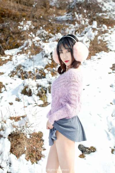 兜豆靓Youlina - 天雪地第二套长腿写真图片