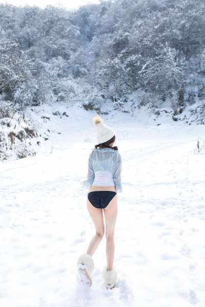 兜豆靓Youlina - 天雪地第二套长腿写真图片