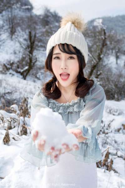 兜豆靓Youlina - 天雪地第二套长腿写真图片