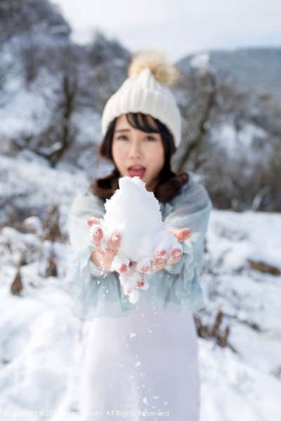 兜豆靓Youlina - 天雪地第二套长腿写真图片
