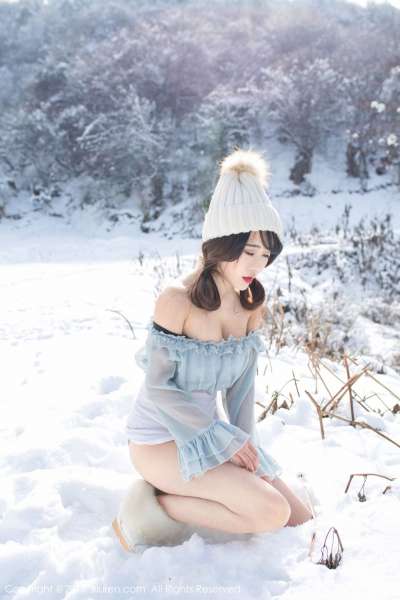 兜豆靓Youlina - 天雪地第二套长腿写真图片