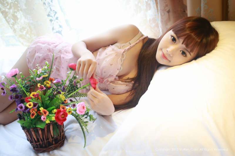 toro羽住-腹黑贫乳腰窝美臀萝莉女神图集