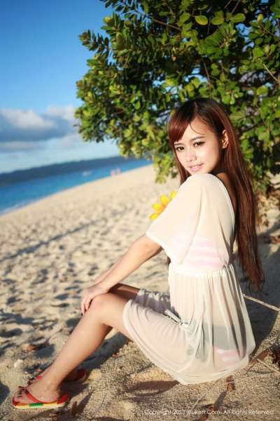 toro羽住-腹黑贫乳腰窝美臀萝莉女神图集