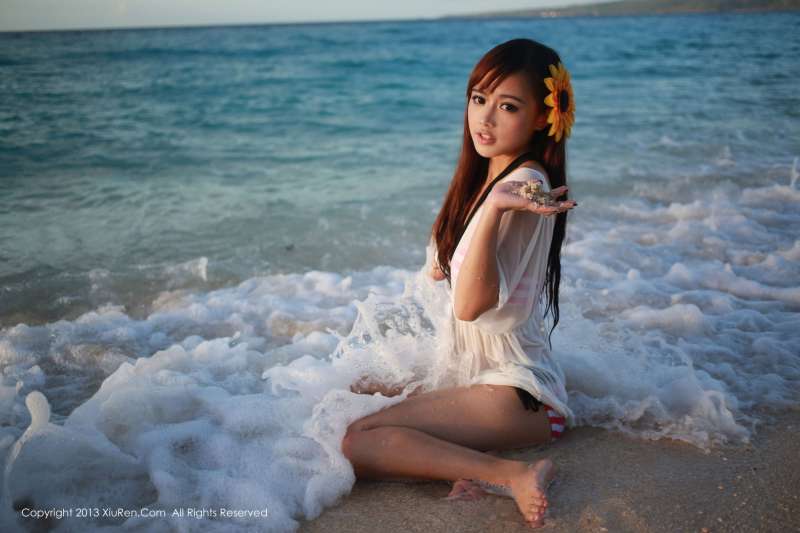 toro羽住-腹黑贫乳腰窝美臀萝莉女神图集
