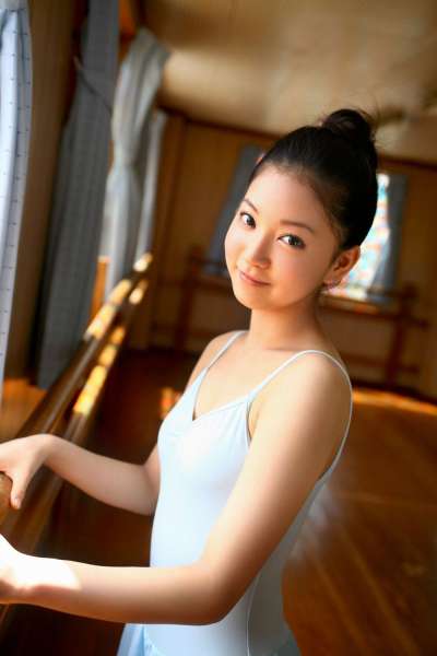 麻亚里《美少女とはカクアルベキ!》女优写真集