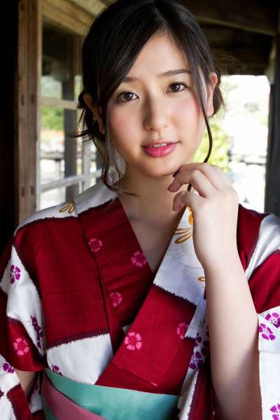 村上友梨《たわわに実った...真夏の果実！》巨乳写真集