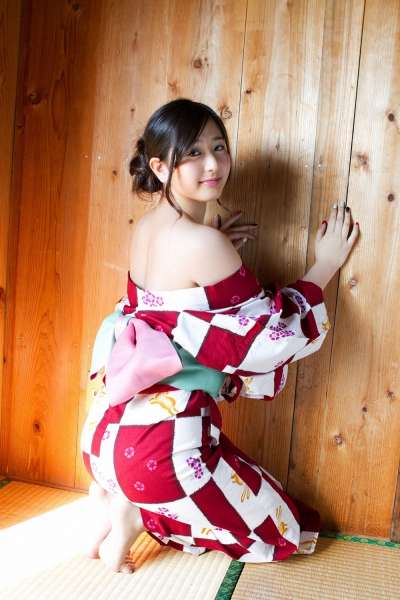 村上友梨《たわわに実った...真夏の果実！》巨乳写真集