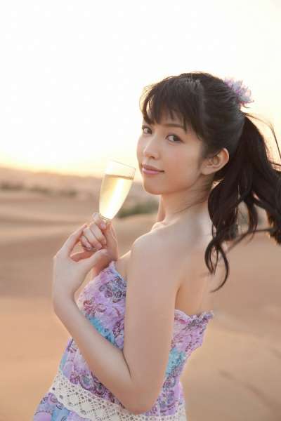 富樫あずさ《禁断のドバイ》翘臀女优写真集
