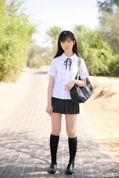 富樫あずさ《禁断のドバイ》翘臀女优写真集