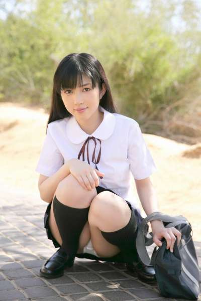 富樫あずさ《禁断のドバイ》翘臀女优写真集