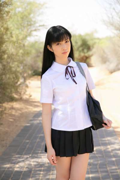 富樫あずさ《禁断のドバイ》翘臀女优写真集