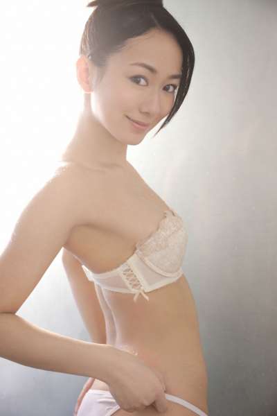 清水ゆう子《SEXY解禁！》性感美女写真集