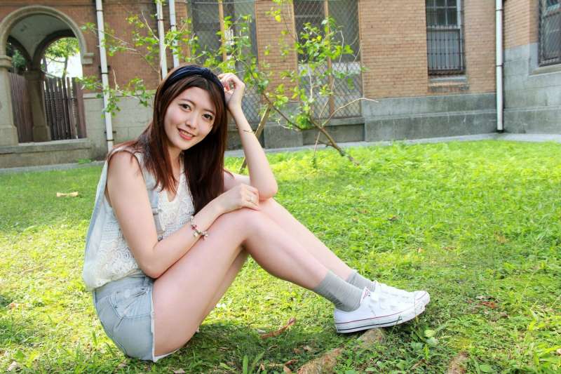 薛薛 - 台湾大学外拍 清纯写真图片