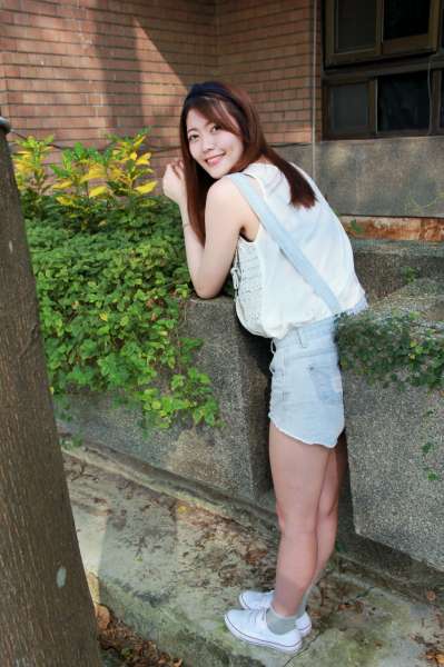 薛薛 - 台湾大学外拍 清纯写真图片