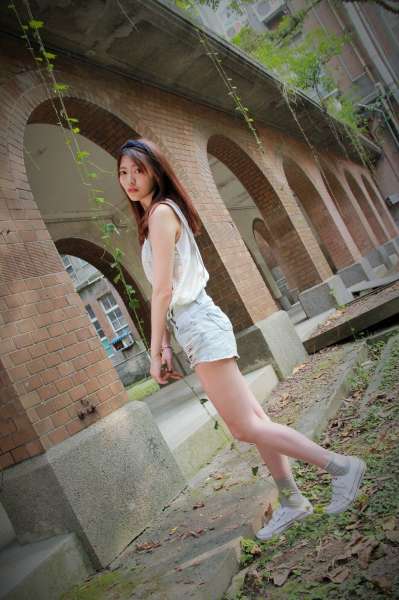 薛薛 - 台湾大学外拍 清纯写真图片