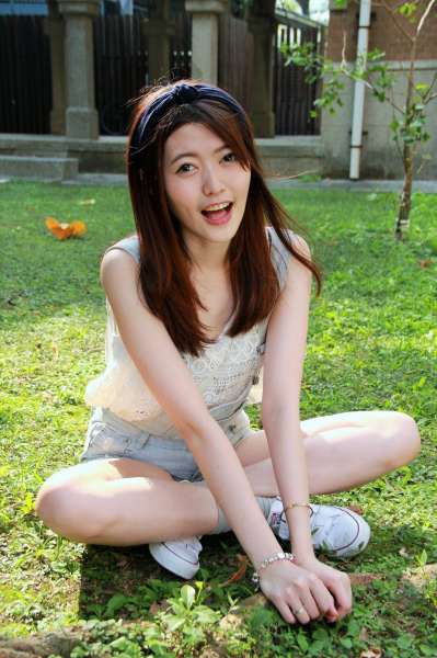 薛薛 - 台湾大学外拍 清纯写真图片