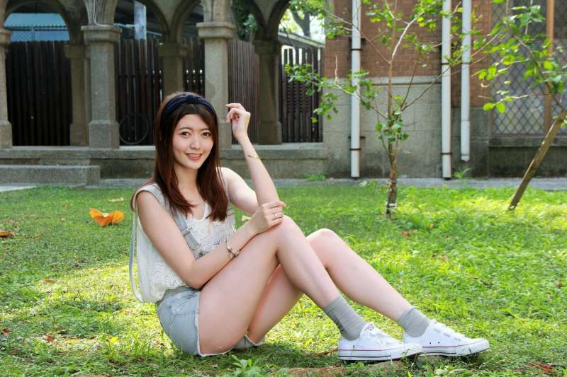 薛薛 - 台湾大学外拍 清纯写真图片