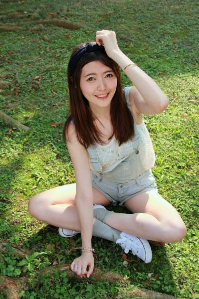 薛薛 - 台湾大学外拍 清纯写真图片