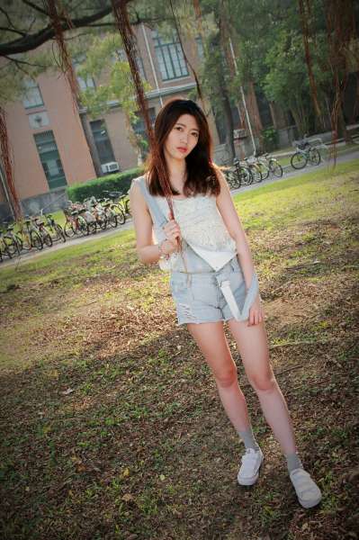 薛薛 - 台湾大学外拍 清纯写真图片