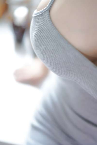 奶牛娇娘周大萌吊带裙秀白皙爆乳[28P]