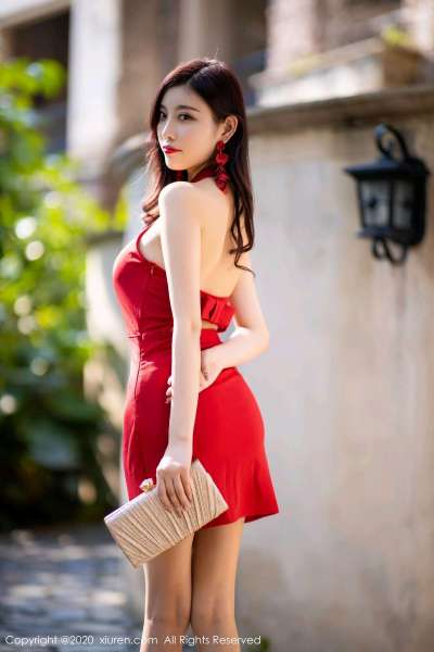高挑靓丽的红群女子[23P]
