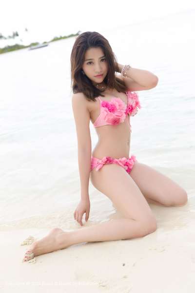许诺Sabrina - 沙滩花样 长腿写真套图