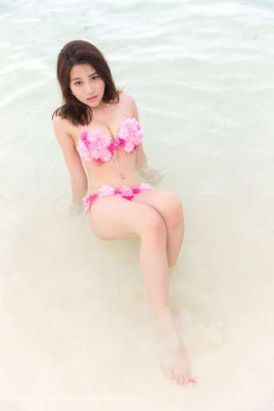 许诺Sabrina - 沙滩花样 长腿写真套图