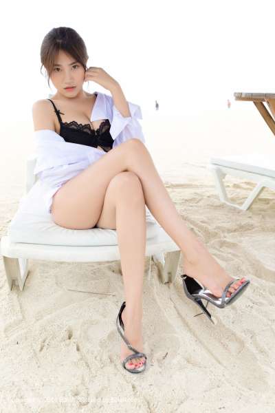 许诺Sabrina - 沙滩花样 长腿写真套图