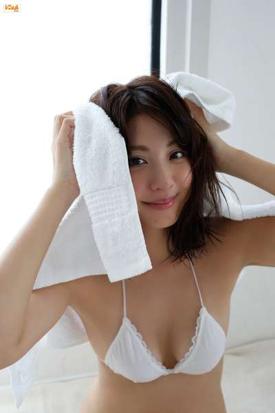 本郷杏奈 性感熟女写真套图