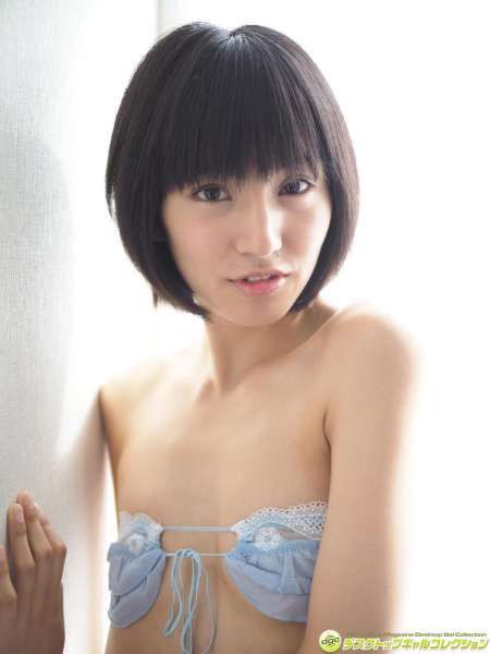保田真愛 - 艶やかなお尻は見る者すべてを魅了する！长腿翘臀女优写真