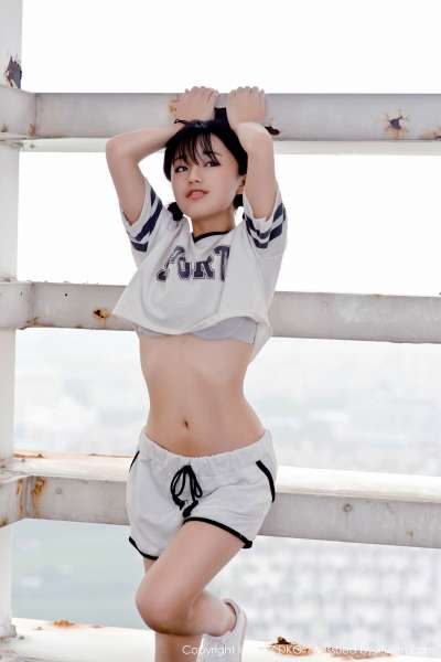 仓井优香 - 天台演绎日系风采诱惑图片