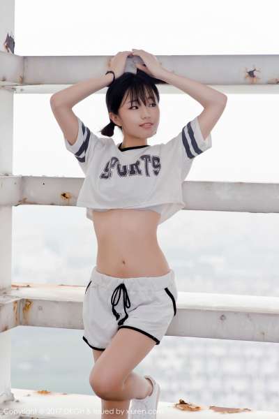 仓井优香 - 天台演绎日系风采诱惑图片