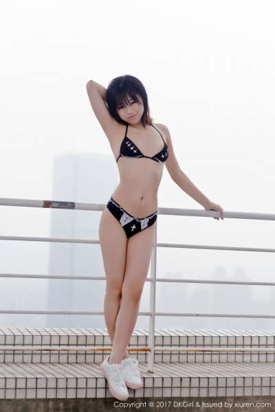 仓井优香 - 天台演绎日系风采诱惑图片