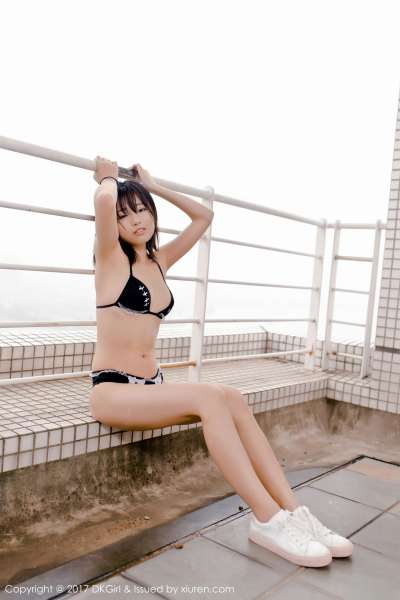 仓井优香 - 天台演绎日系风采诱惑图片