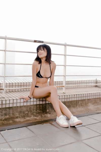 仓井优香 - 天台演绎日系风采诱惑图片