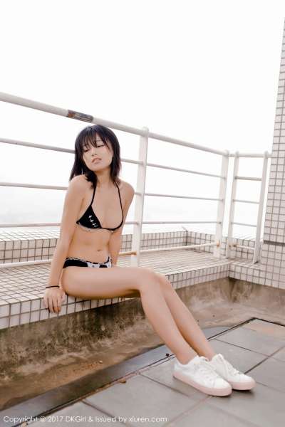 仓井优香 - 天台演绎日系风采诱惑图片