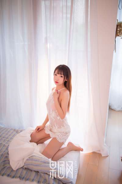 可爱萝莉蕾丝诱惑！ 激情写真套图