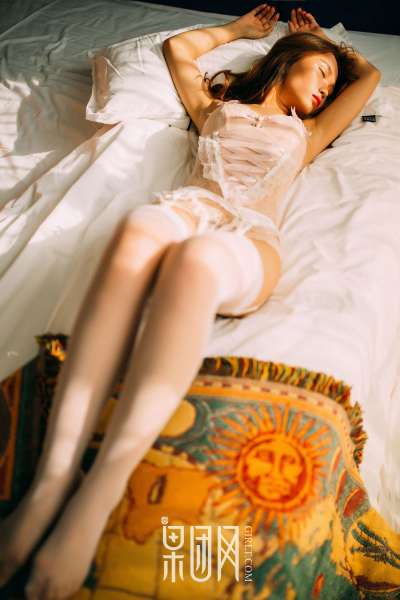 童颜少女的甜语花言 娇嫩写真套图