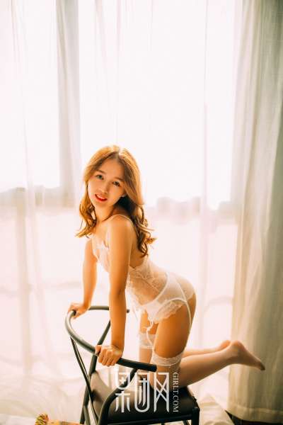 童颜少女的甜语花言 娇嫩写真套图
