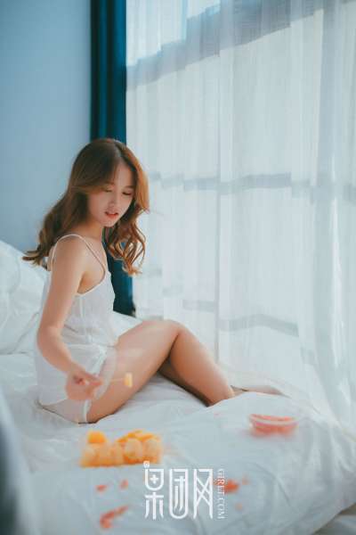 童颜少女的甜语花言 娇嫩写真套图