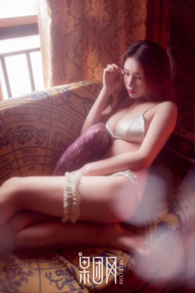 邻家熟女~内衣秀邀君共赏！