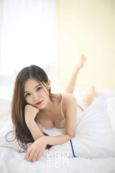 尹意纯 - 清纯玉女 bf衬衫风~蕾丝内衣