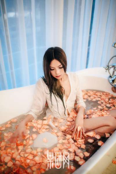 居室少女Anne - 寂寞等候君归来