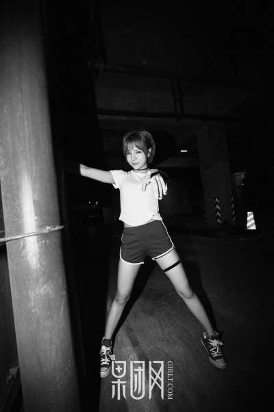 木子夕 - 五套服装演绎不同风采