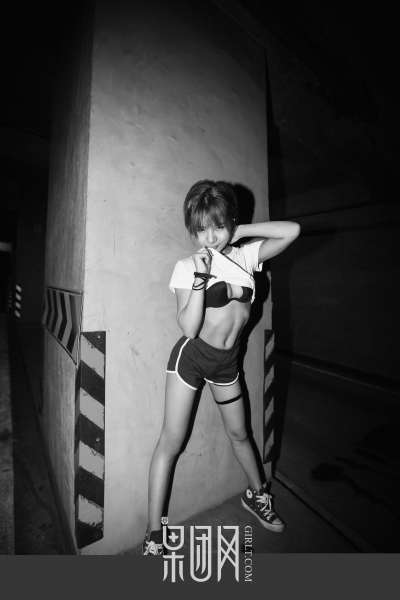 木子夕 - 五套服装演绎不同风采