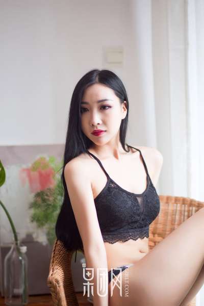雨儿 - 黑丝魅惑长腿玉女写真