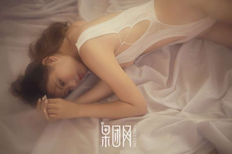 翘臀美女姗姗 - 蕾丝小丁中秋狂欢！