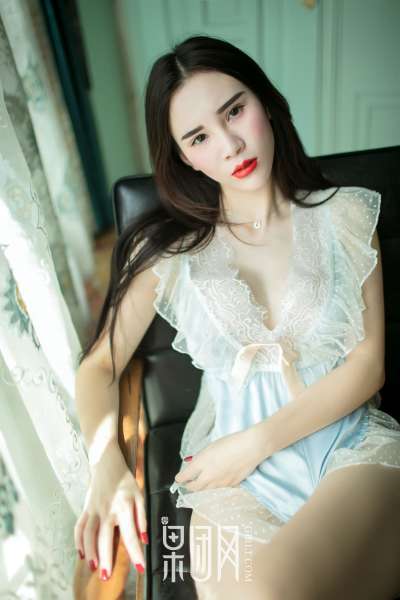 万万 - 硬朗御姐真空上阵大秀美背，浴缸湿身无比勾魂诱惑激情图集