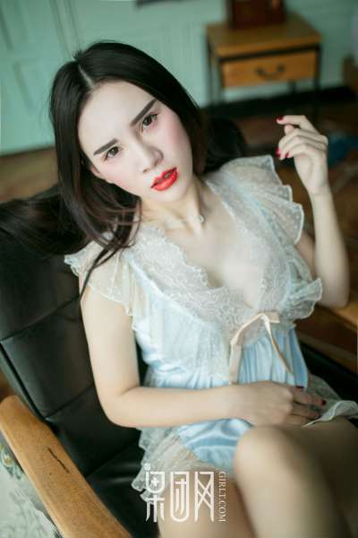 万万 - 硬朗御姐真空上阵大秀美背，浴缸湿身无比勾魂诱惑激情图集