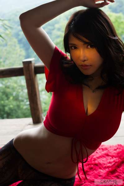 沖田杏梨~翘臀巨乳女优